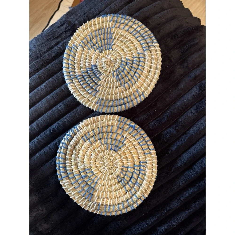 Set of 2 Vintage Woven Wicker Hot Pads, Trivets - Blue White
